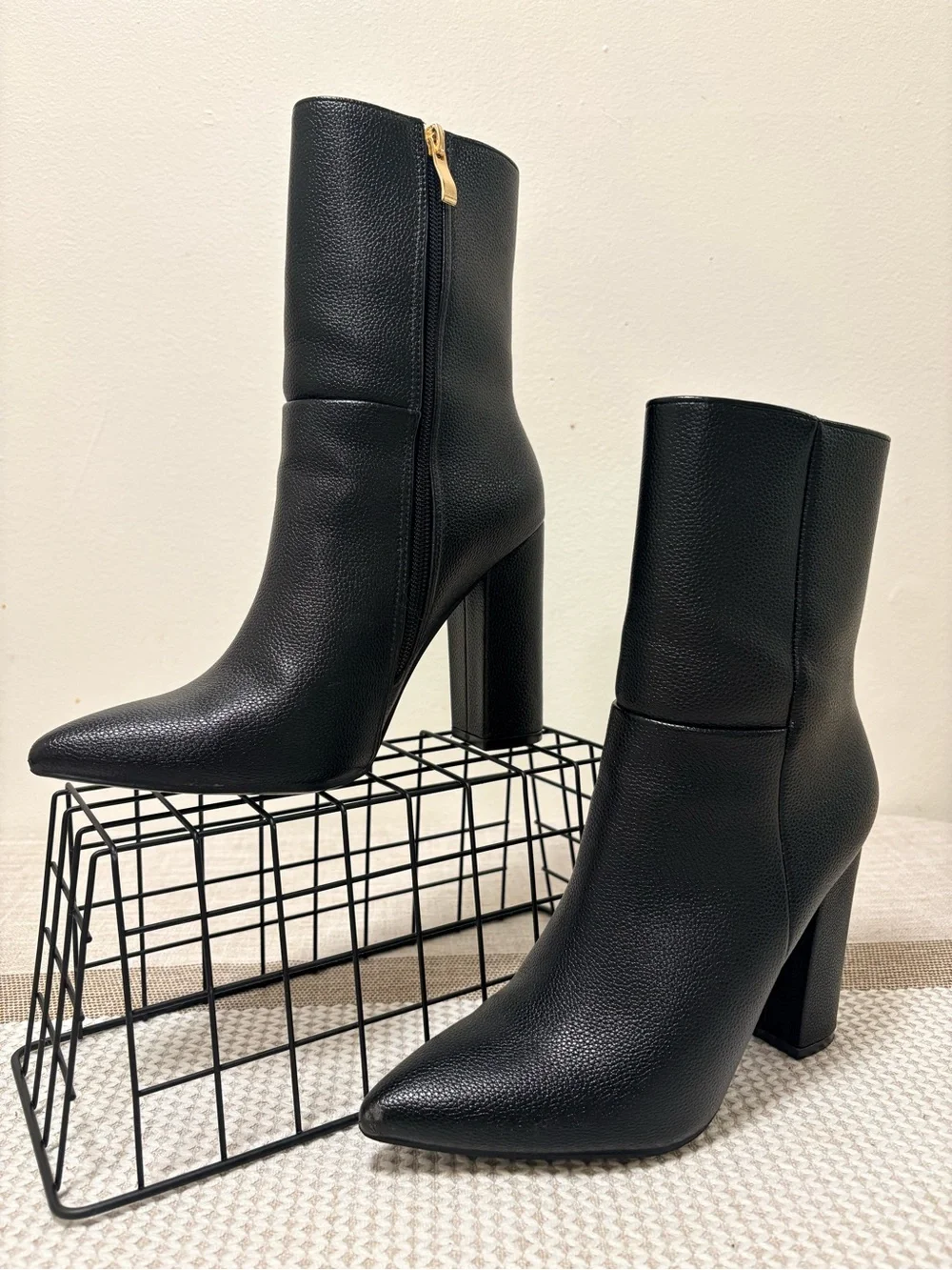 Lulus Dawson Black Pebble Pointed-toe Mid Calf Boots - Size 7